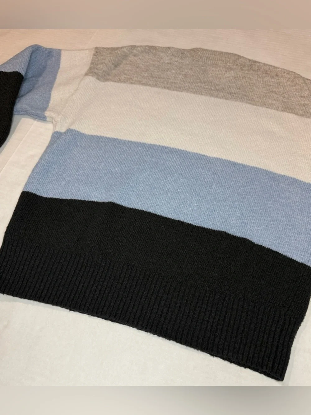 H&M Colorblock Knit Sweater Blue Gray White Black Crew Neck Pullover Size S - Picture 12 of 15